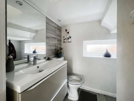 Cleveland Gardens, Worcester Park, Image 9