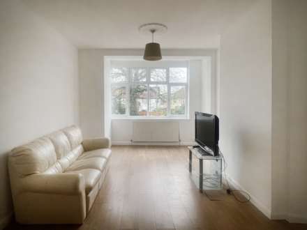 Hobart Road, Worcester Park, Image 2