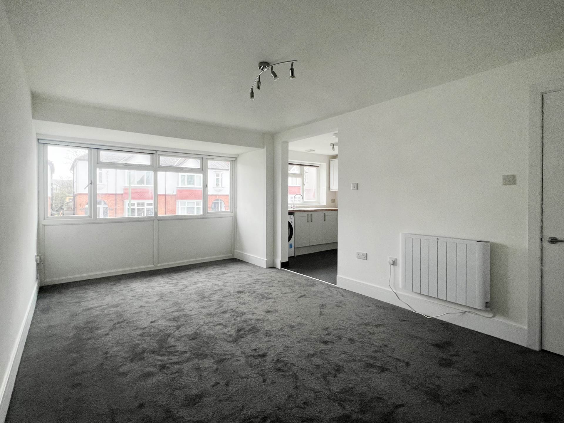 St Philips Avenue, Worcester Park, Image 2