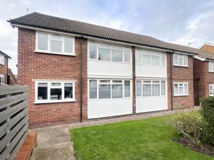 2 Bedroom Flat, St Philips Avenue, Worcester Park