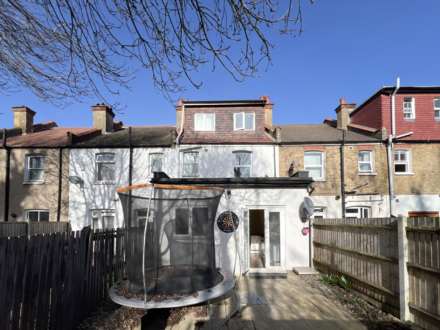 Links Road, London, Image 12