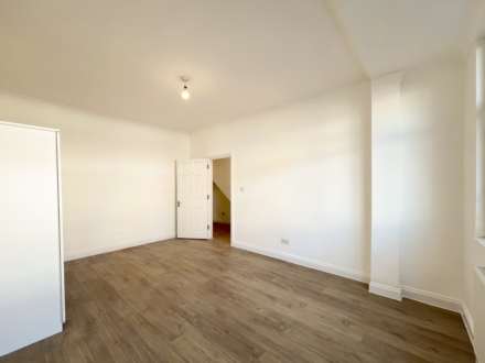 Links Road, London, Image 3