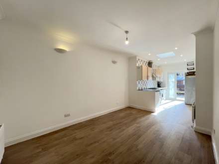 Links Road, London, Image 5