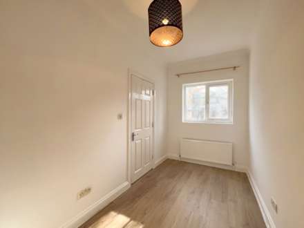 Links Road, London, Image 9