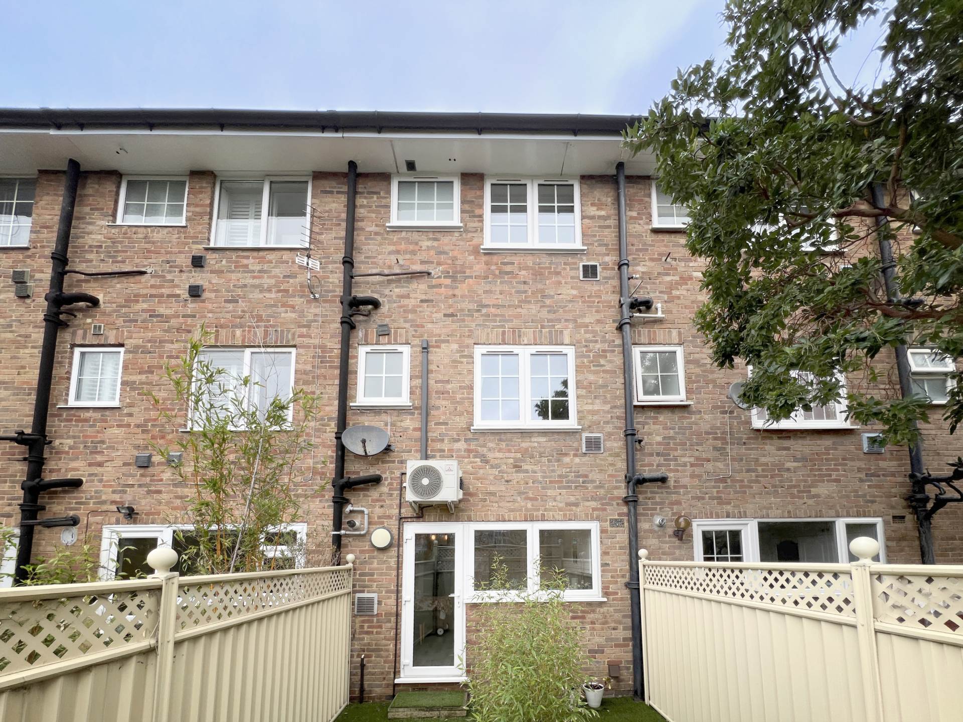 St James Close, New Malden, Image 17