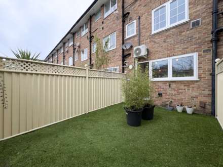 St James Close, New Malden, Image 19