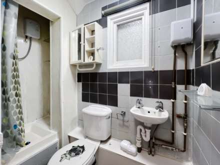 The Avenue, Worcester Park, Image 3