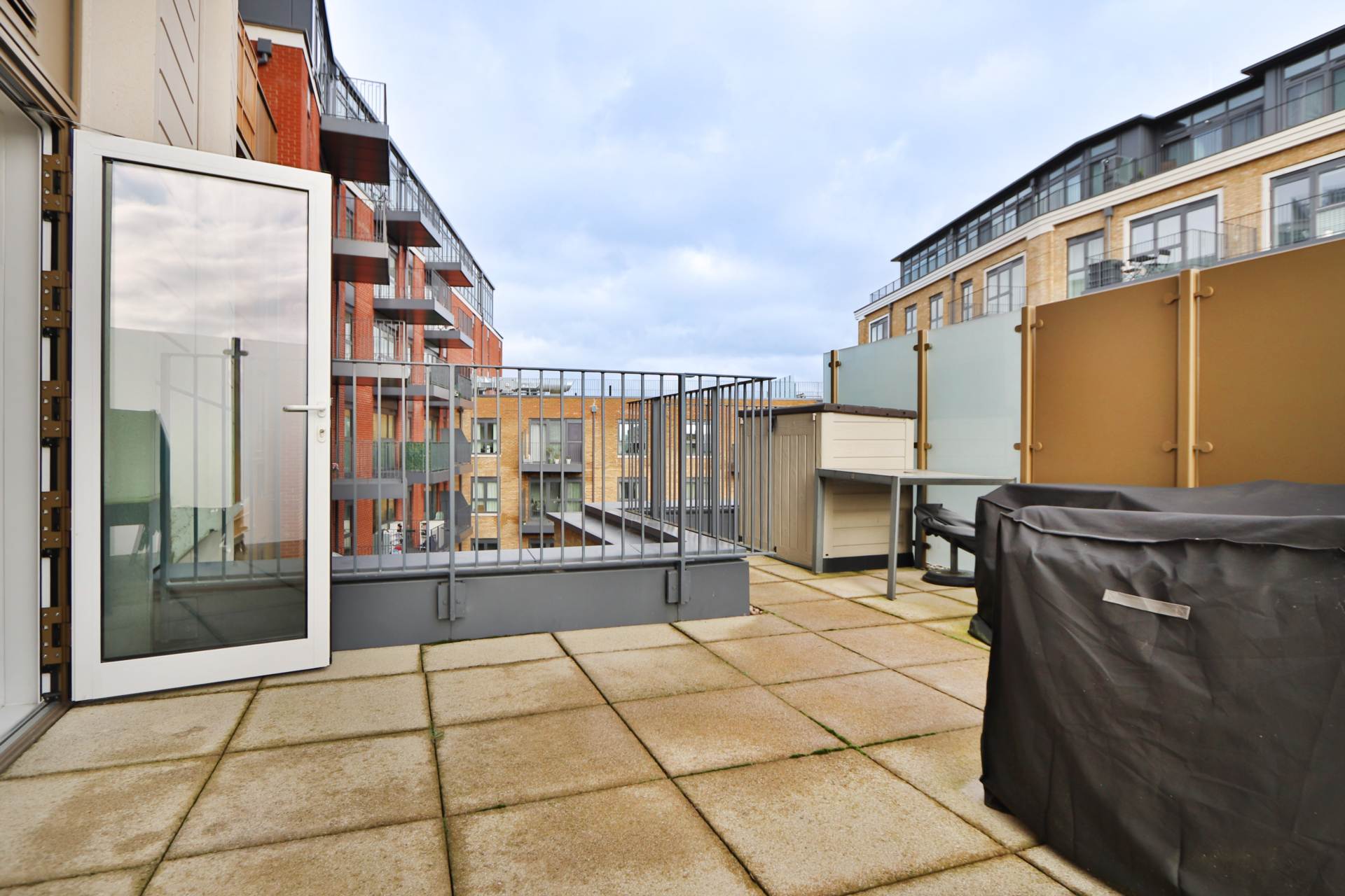 Brook Street, Kingston Upon Thames, Image 18