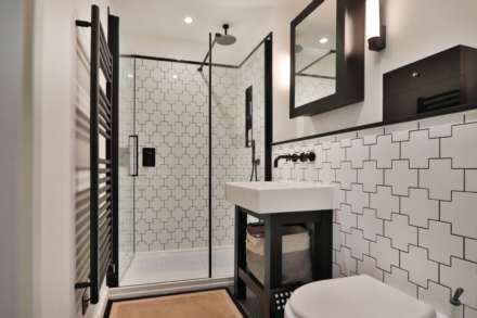 Brook Street, Kingston Upon Thames, Image 13