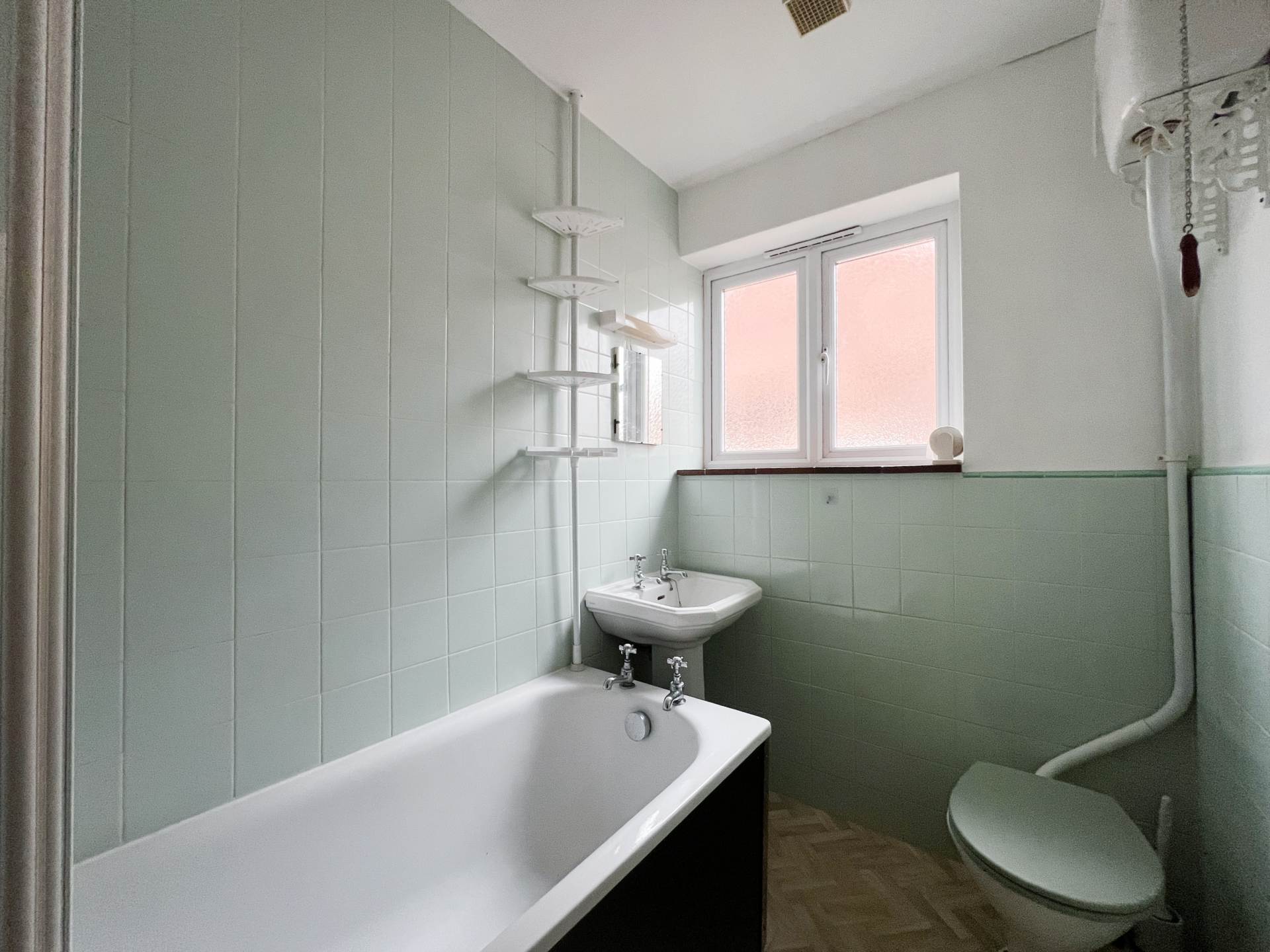 Richmond Rd, London, Image 11