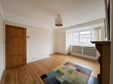 Richmond Rd, London, Image 3