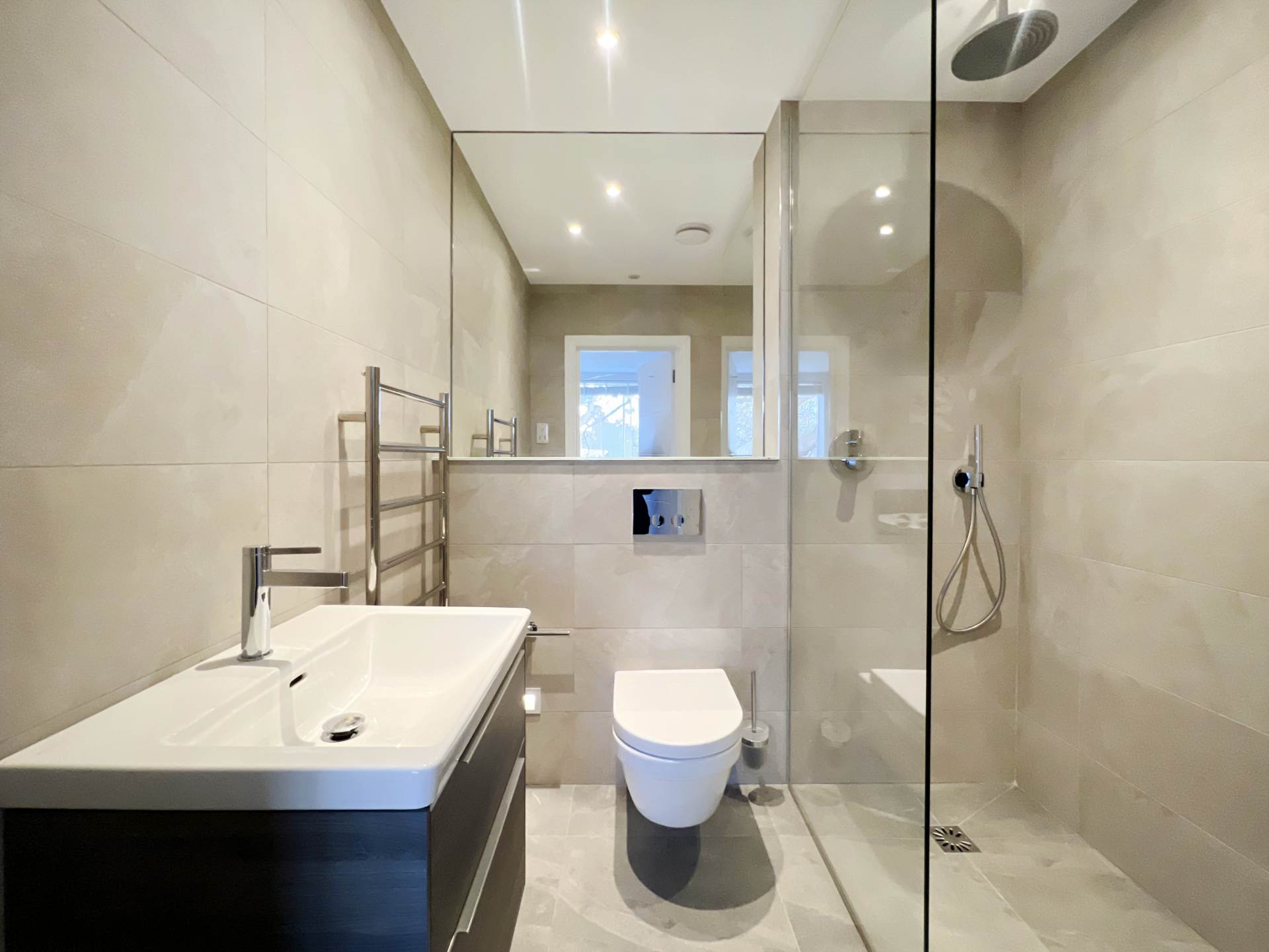 Woodfield Gardens, New Malden, Image 17