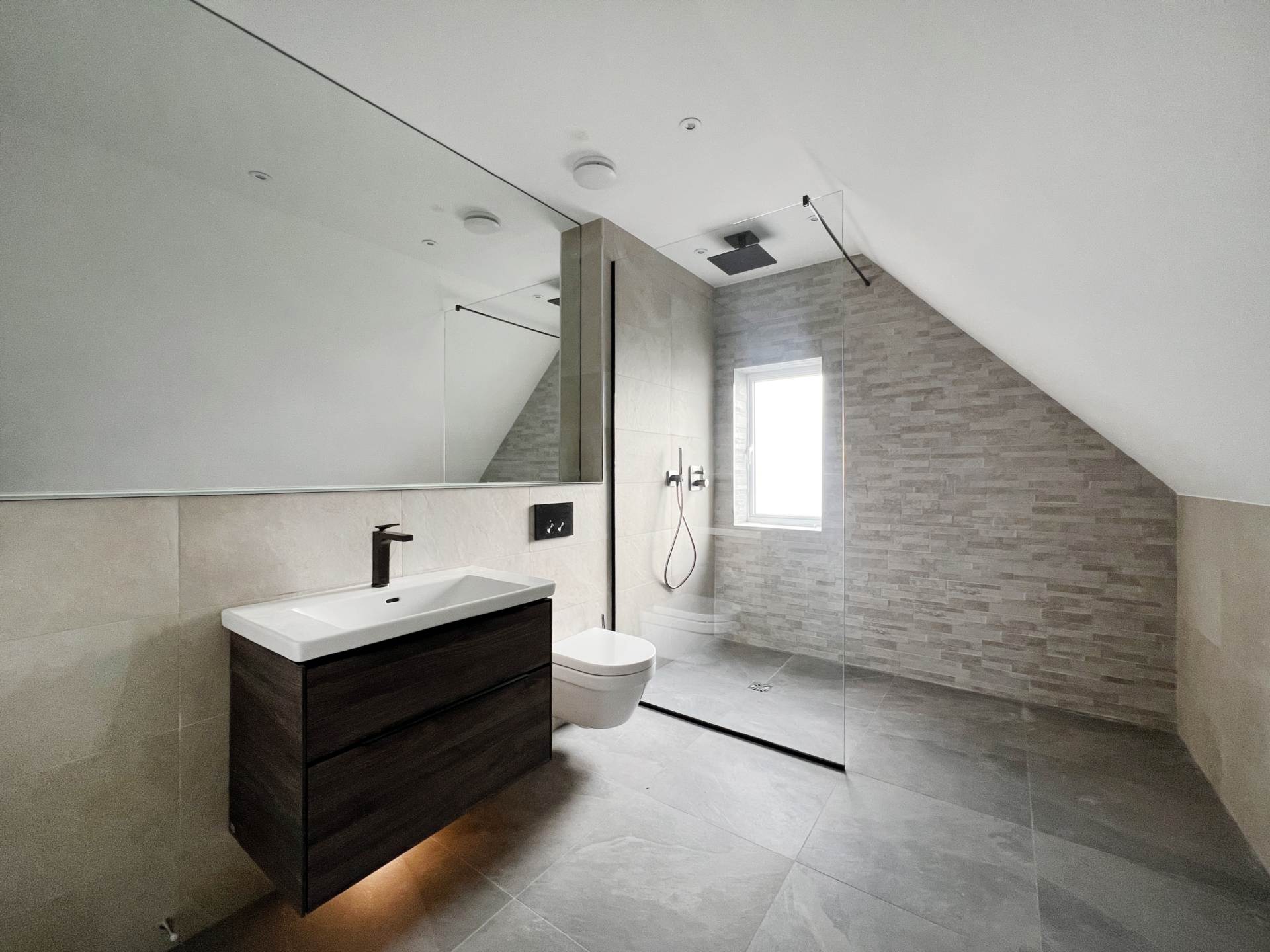 Woodfield Gardens, New Malden, Image 20