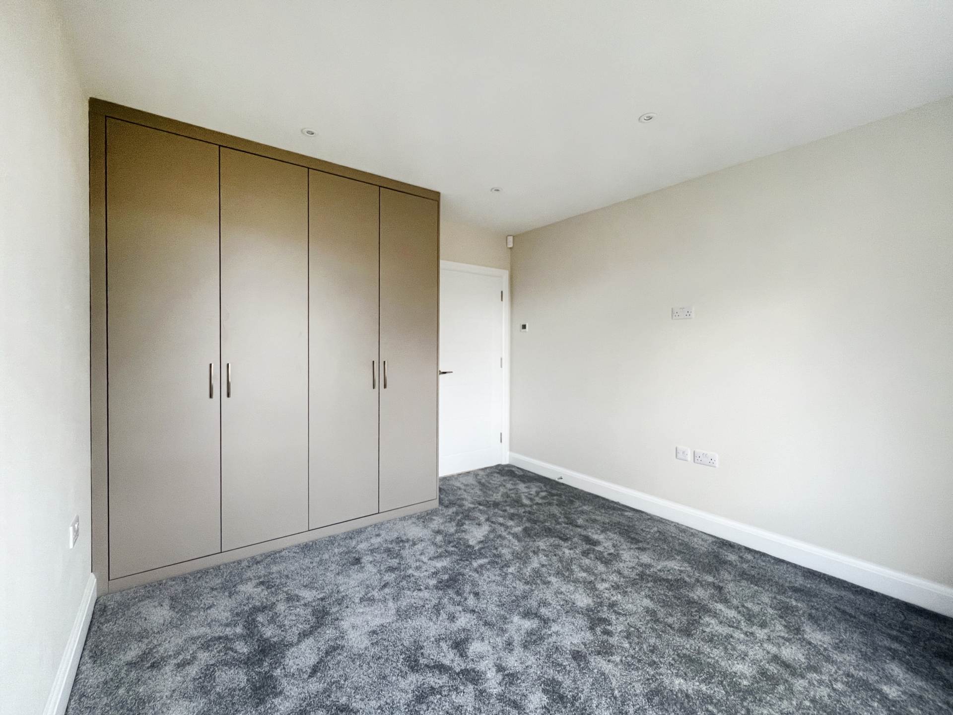 Woodfield Gardens, New Malden, Image 9