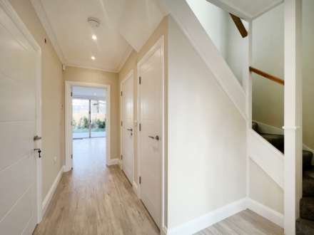 Woodfield Gardens, New Malden, Image 7