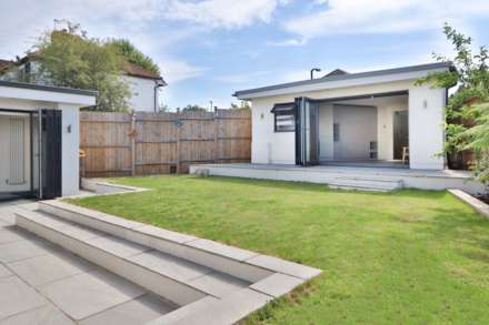 Browning Avenue, Worcester Park, Image 14