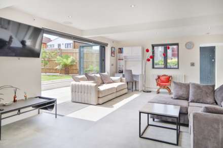 Browning Avenue, Worcester Park, Image 2