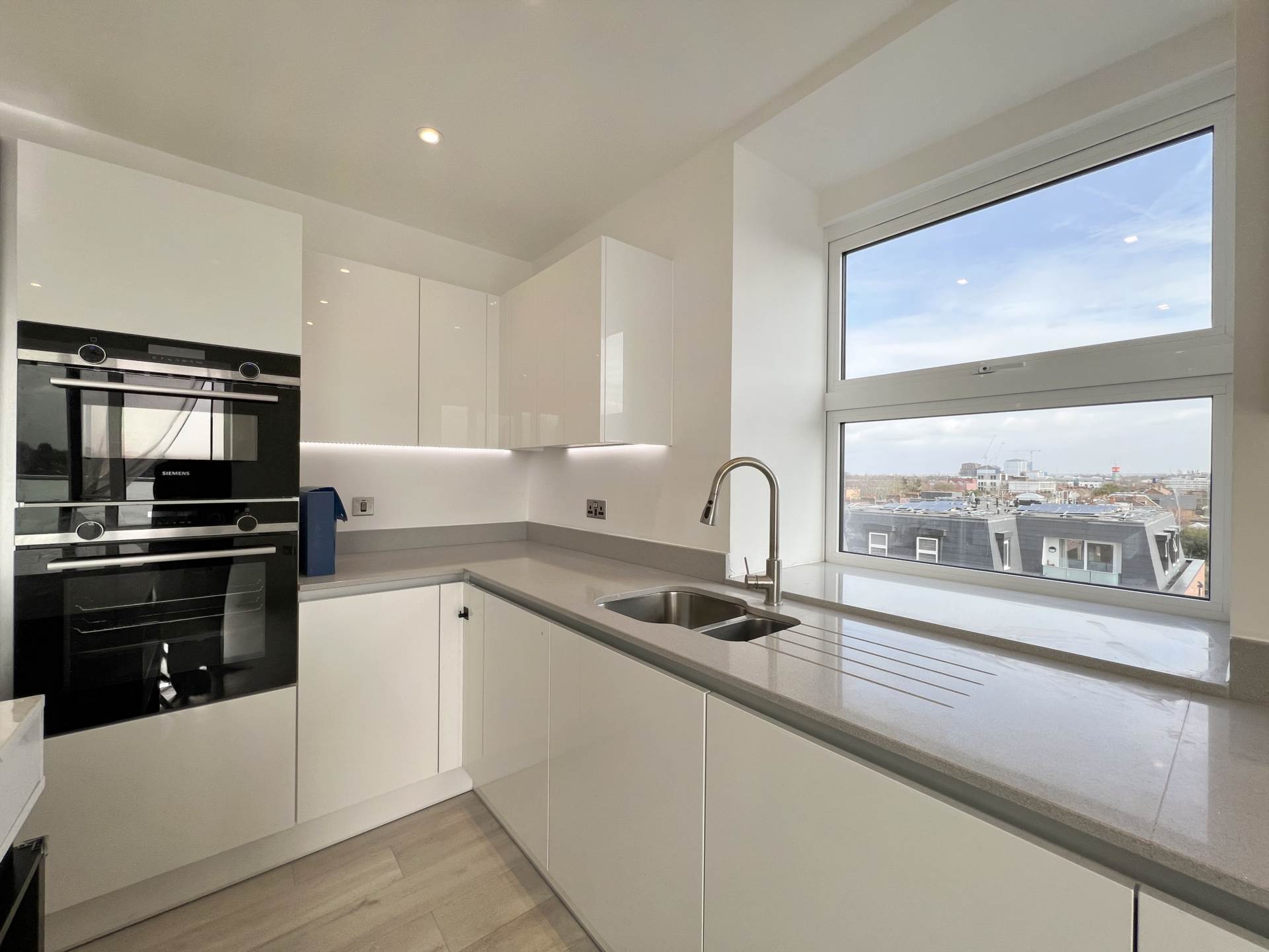 Watteville House, New Malden, Image 4