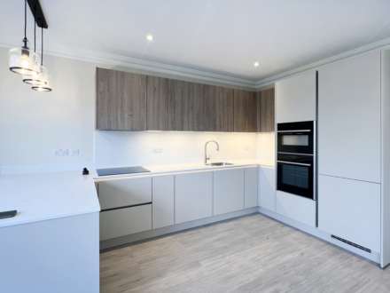 Woodfield Gardens, New Malden, Image 4