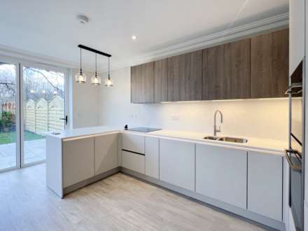 Woodfield Gardens, New Malden, Image 5