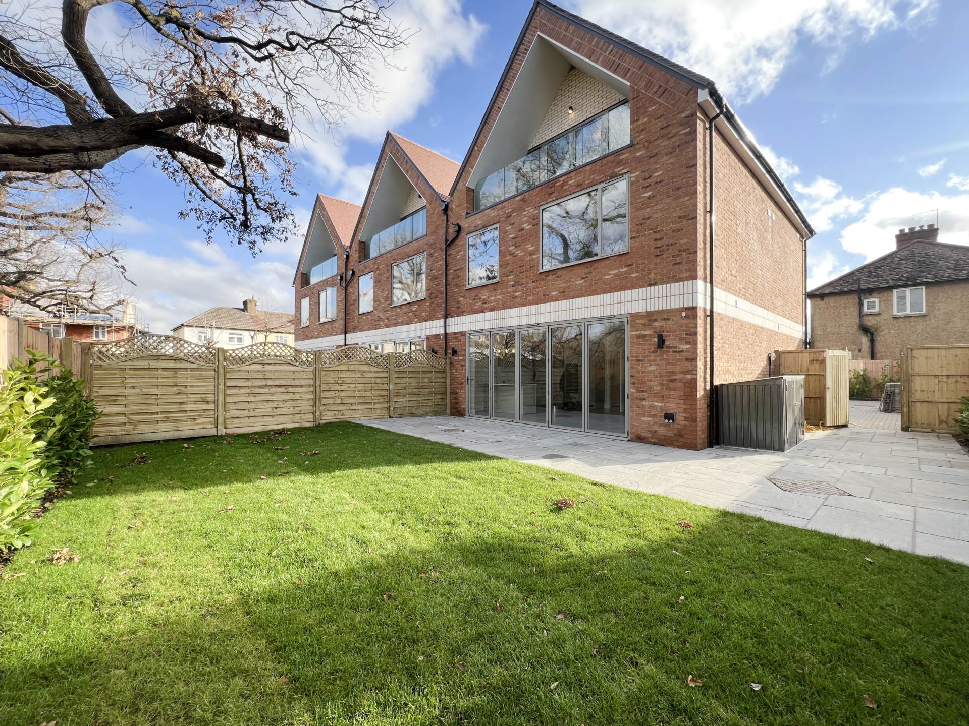 Woodfield Gardens, New Malden, Image 25