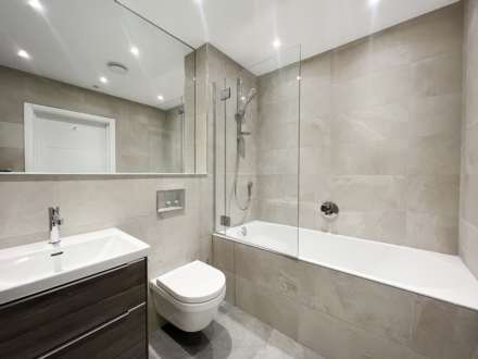 Woodfield Gardens, New Malden, Image 13