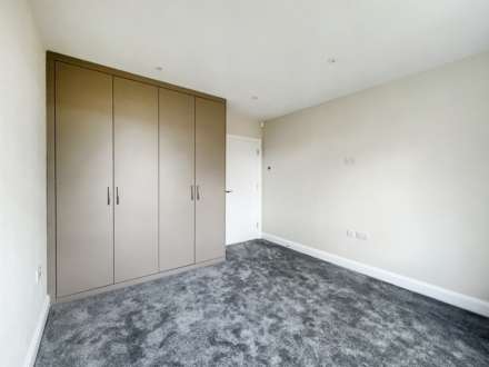 Woodfield Gardens, New Malden, Image 9