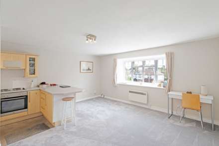 Cambridge Avenue, New Malden, Image 2