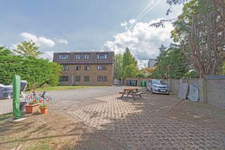 Cambridge Avenue, New Malden, Image 7