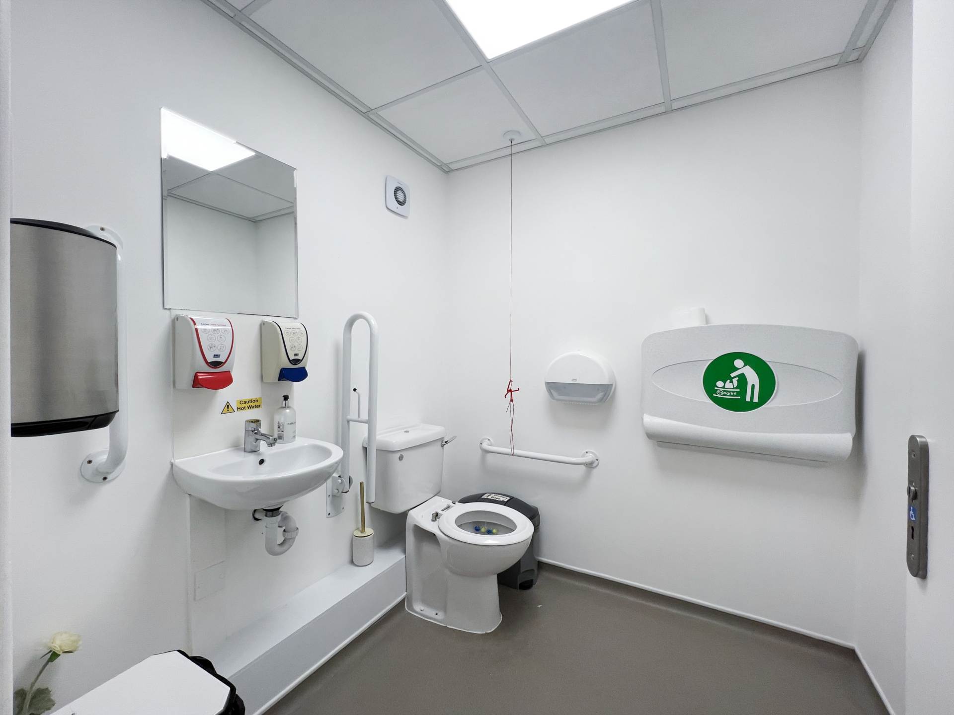 High Street, New Malden, Image 11