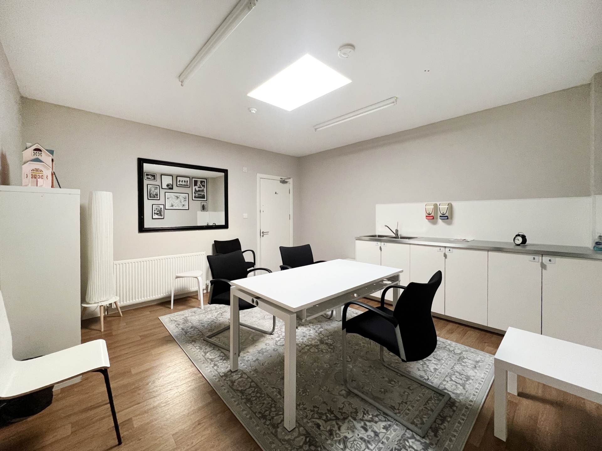 High Street, New Malden, Image 24