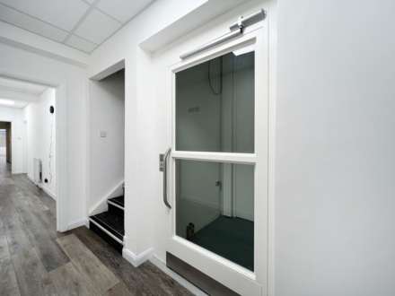 High Street, New Malden, Image 15