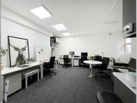 High Street, New Malden, Image 18