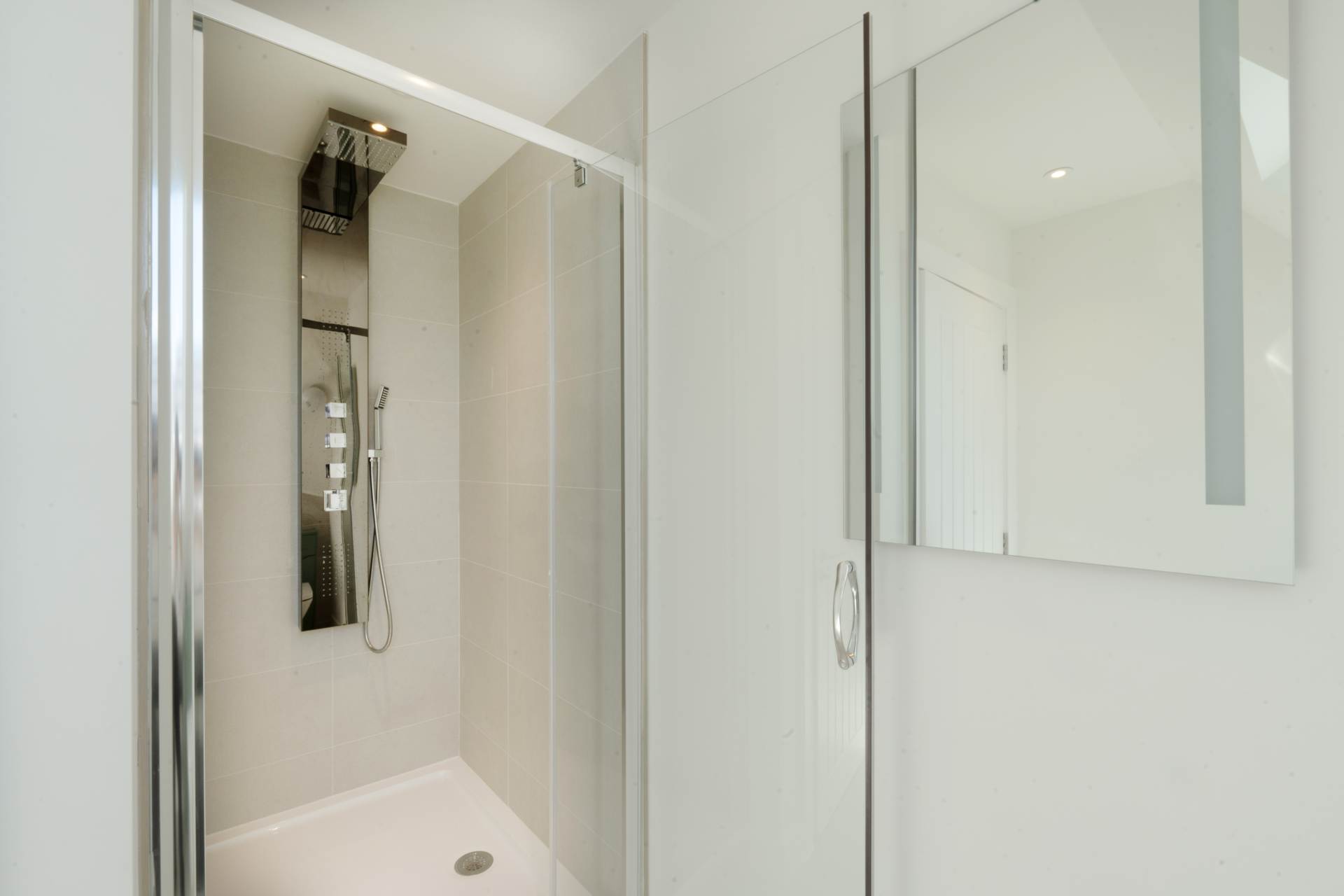 Ashley Road Walton On Thames, Walton On Thames, Image 10