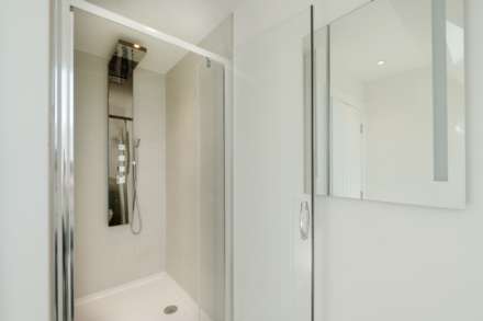 Ashley Road Walton On Thames, Walton On Thames, Image 10