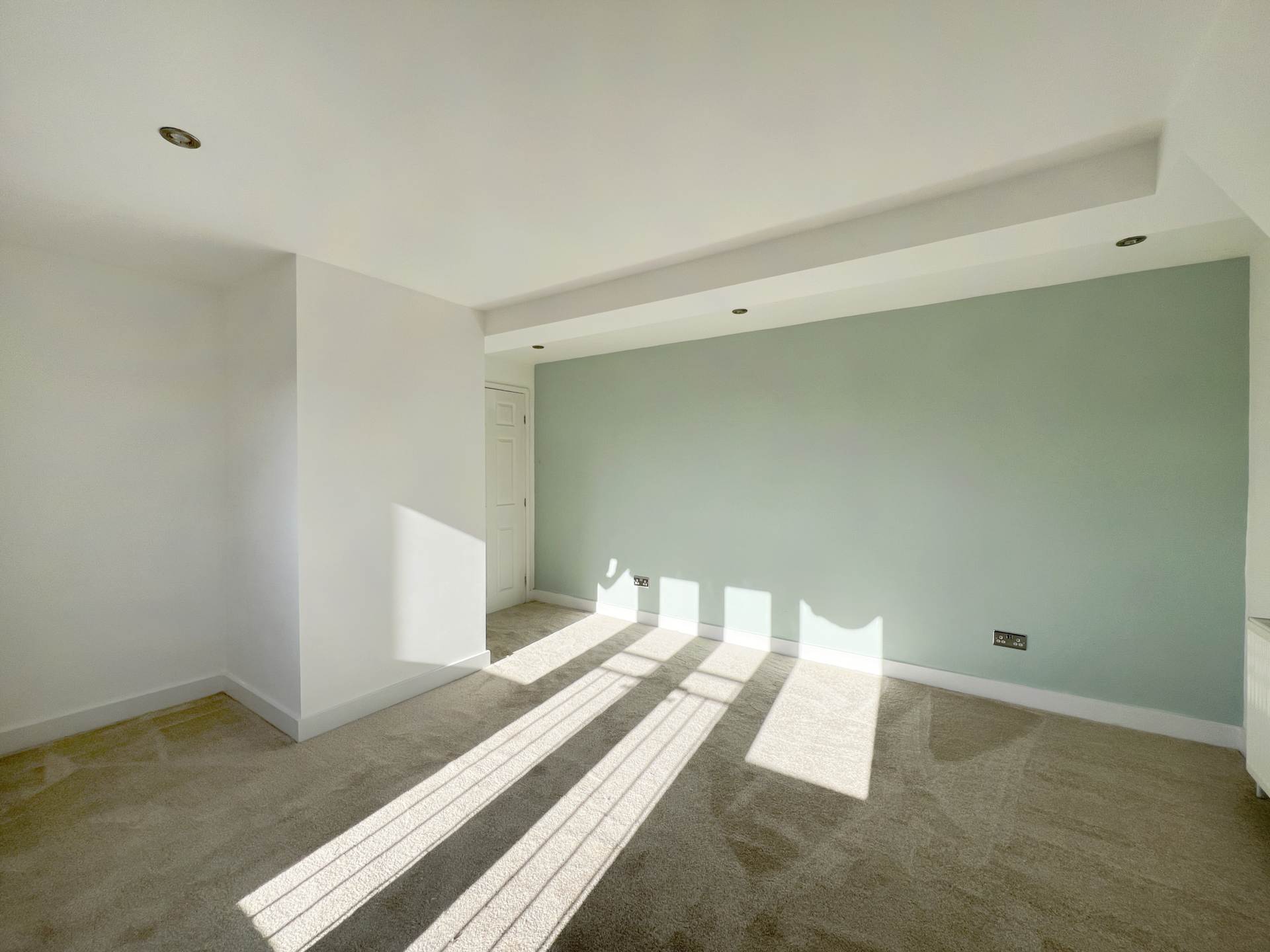 Buxton Drive, New Malden, Image 23