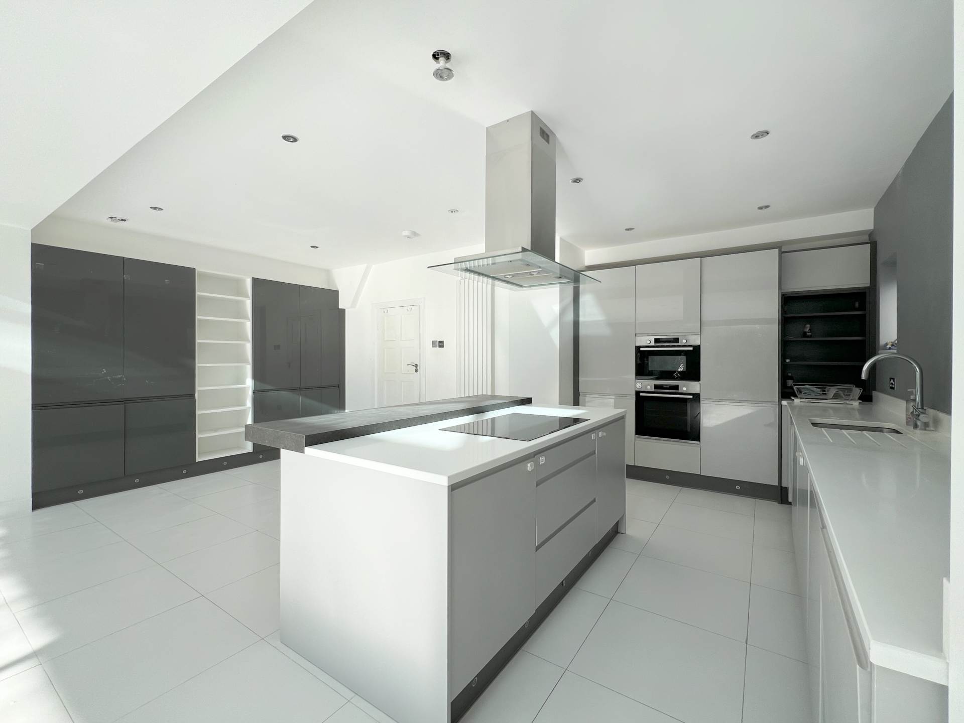 Buxton Drive, New Malden, Image 9