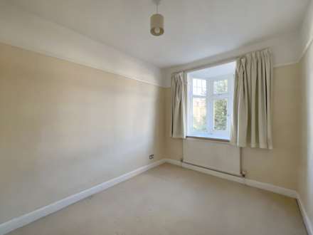 Buxton Drive, New Malden, Image 14