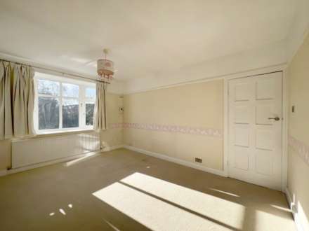 Buxton Drive, New Malden, Image 18