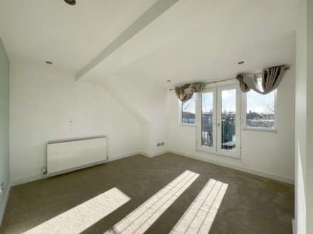 Buxton Drive, New Malden, Image 22