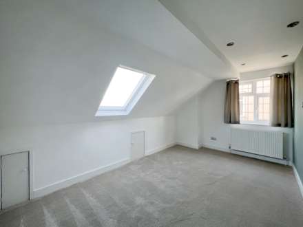 Buxton Drive, New Malden, Image 24