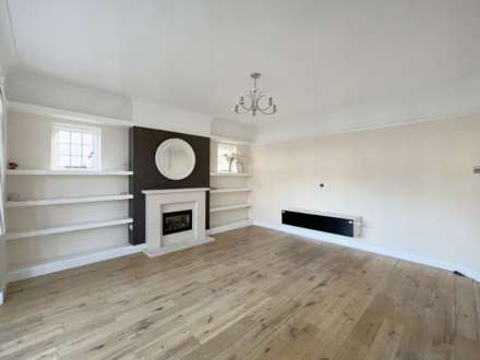 Buxton Drive, New Malden, Image 4