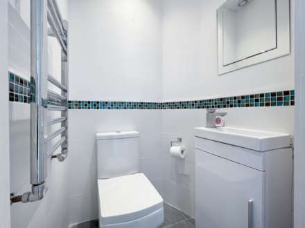 Buxton Drive, New Malden, Image 6