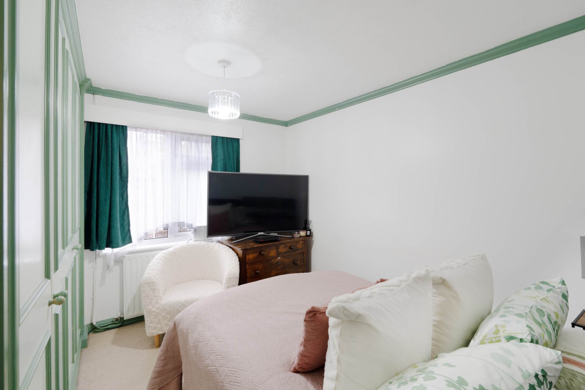 Sussex Close, New Malden, Image 6