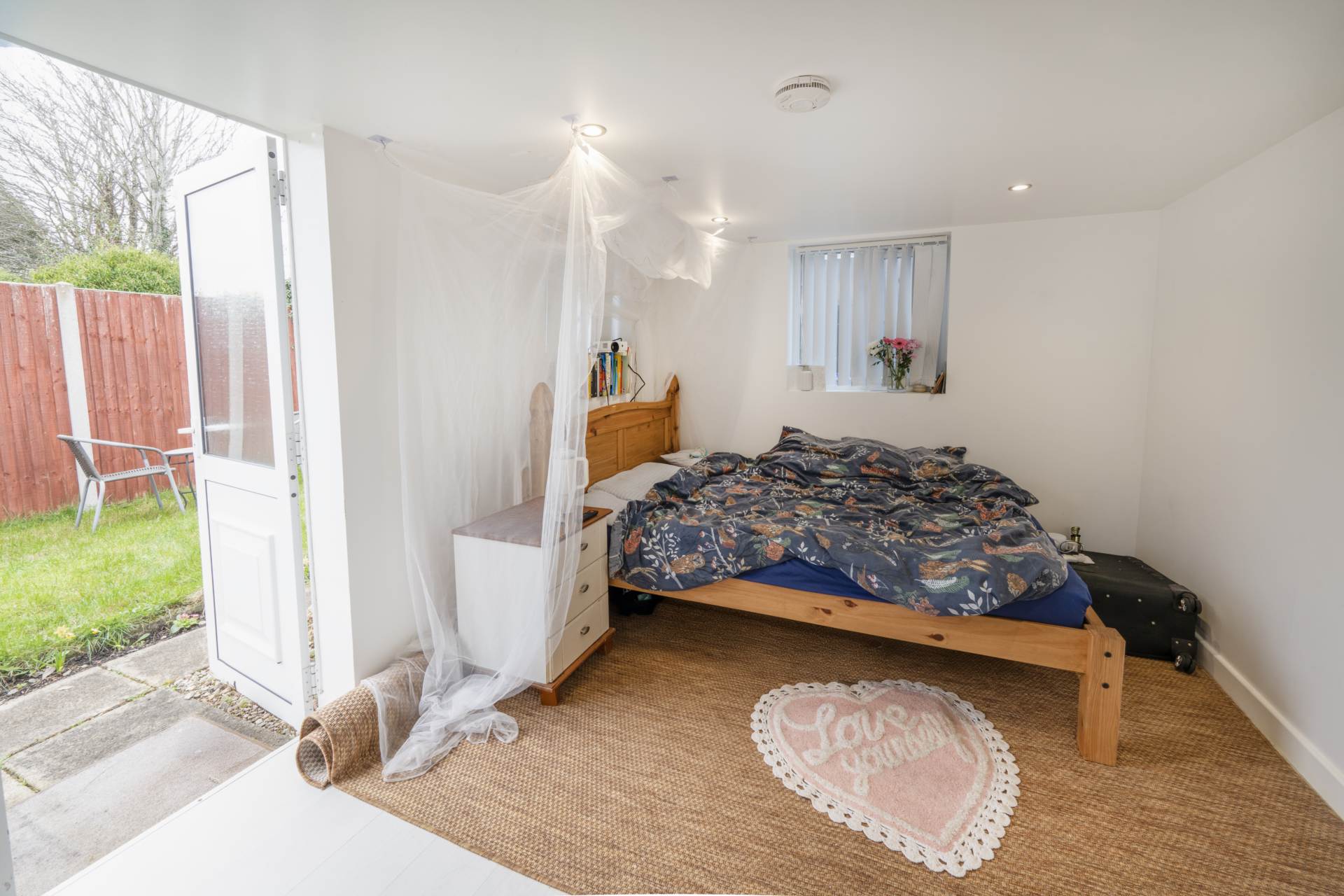 Cheshire Gardens, Chessington, Image 15