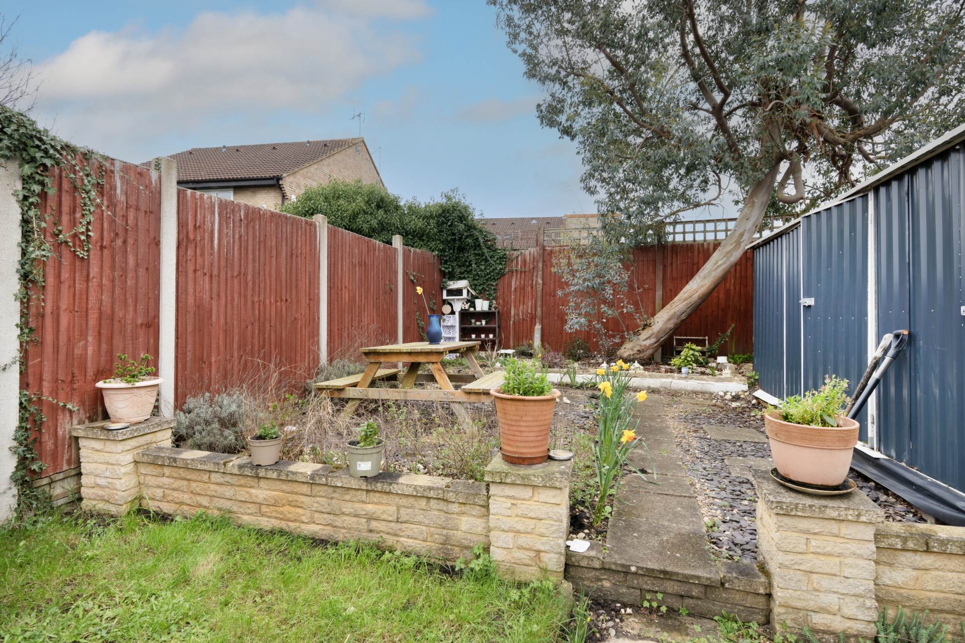 Cheshire Gardens, Chessington, Image 19