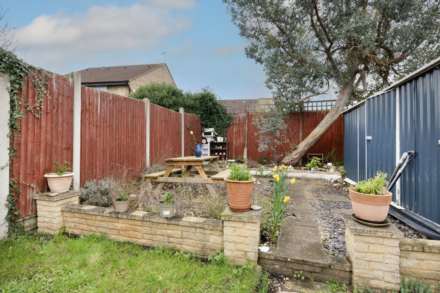 Cheshire Gardens, Chessington, Image 19