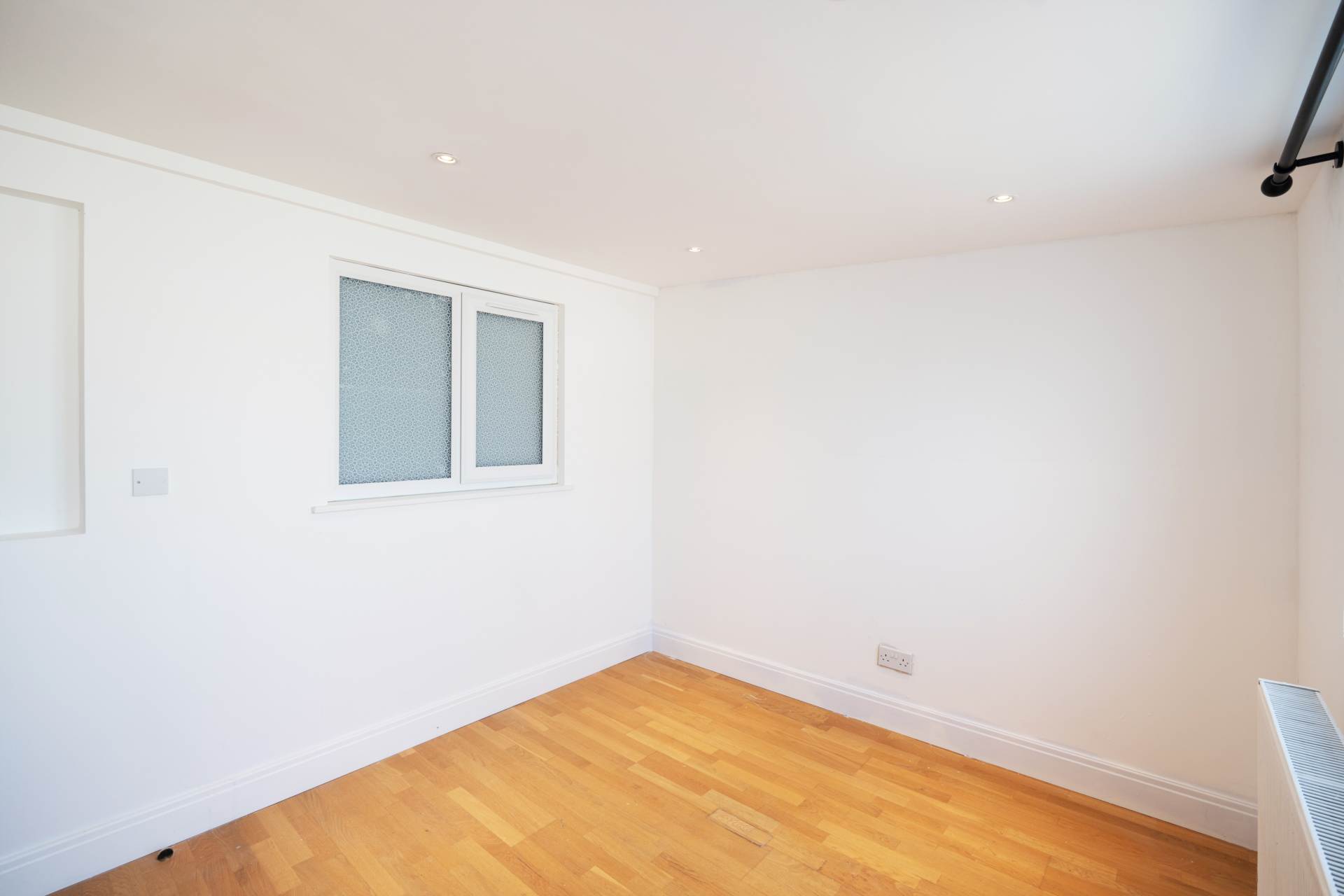 Epsom Road, Sutton, Image 11