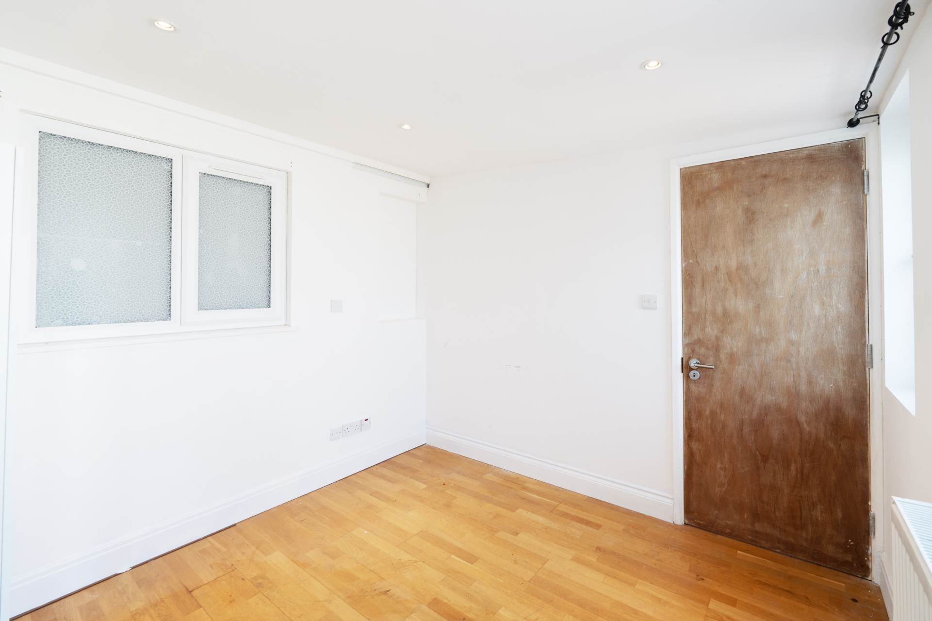 Epsom Road, Sutton, Image 15