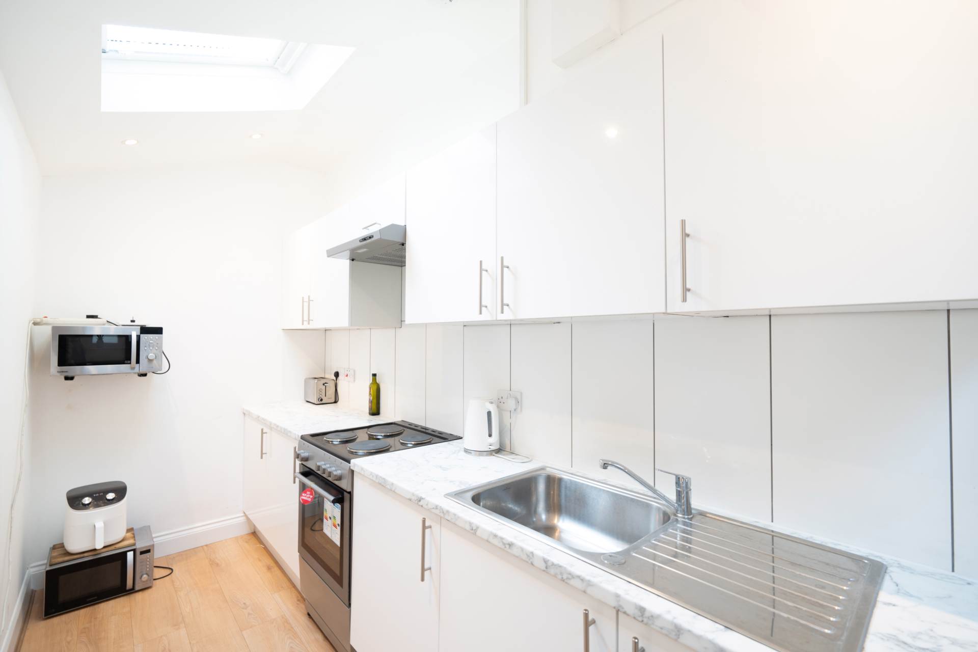 Epsom Road, Sutton, Image 4